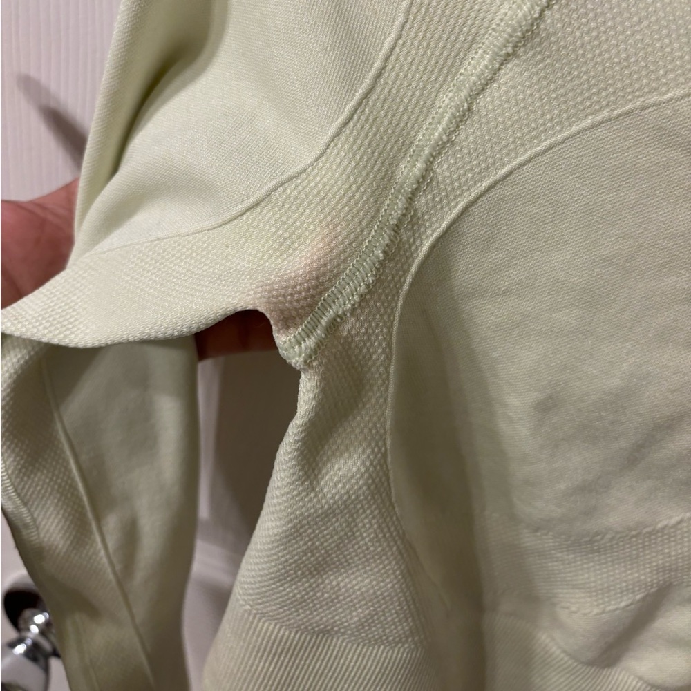 Gymshark top - Picture 2 of 5